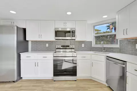 3654 Via Poinciana Way #301, Lake Worth, FL 33467