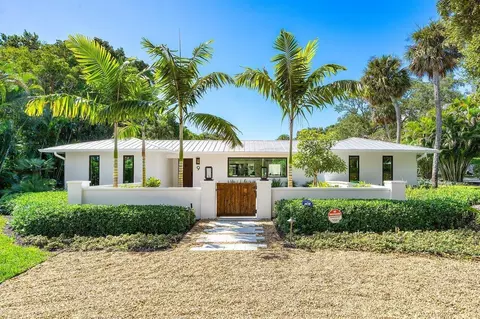 9 Mandalay Rd, Sewalls Point, FL 34996