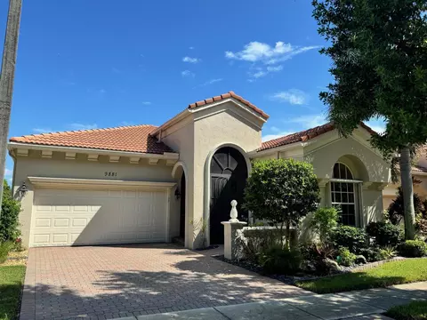 9881 Via Grande W, Wellington, FL 33411