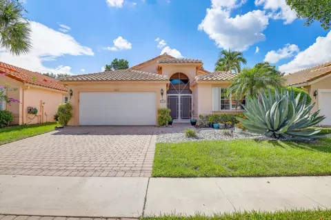 5233 Glenville Dr, Boynton Beach, FL 33437