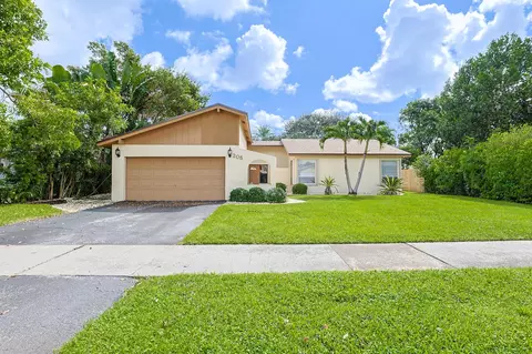 208 NW 40th Ter, Deerfield Beach, FL 33442
