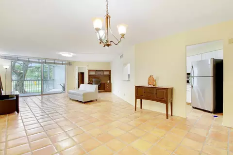 2940 N N Crse #208, Pompano Beach, FL 33069
