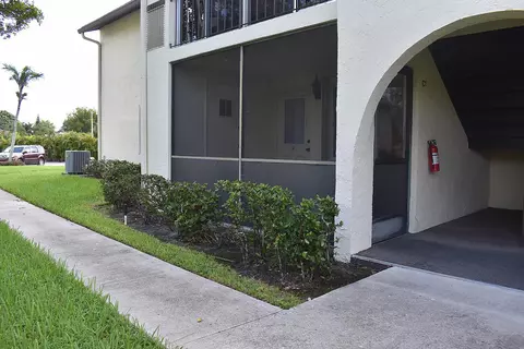 3561 Tall Pine Way #C-1, Greenacres, FL 33463