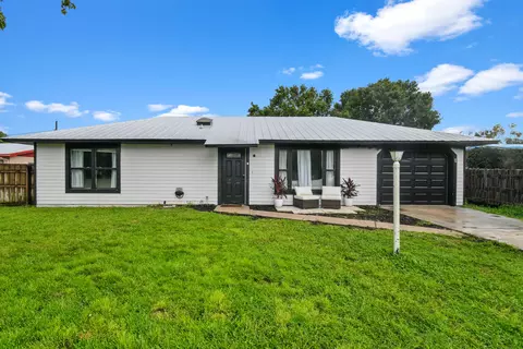 7105 Pensacola Rd, Fort Pierce, FL 34951