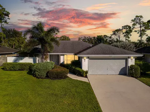14547 Autumn Ave, Wellington, FL 33414