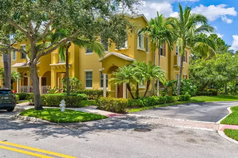 115 Seagrape Dr #201, Jupiter, FL 33458