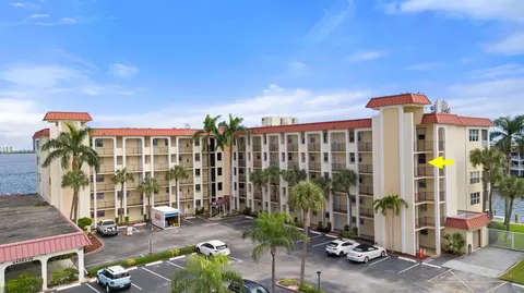 100 Paradise Harbour Blvd #412, North Palm Beach, FL 33408