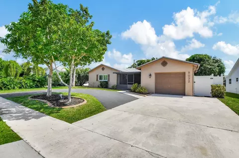 9032 SW 1st St, Boca Raton, FL 33428