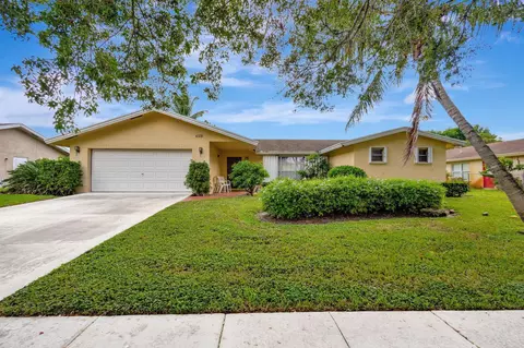 4128 Waverly Dr, West Palm Beach, FL 33407