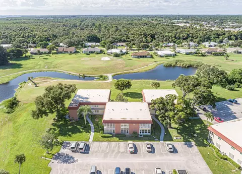 24 Pine Arbor Ln #104, Vero Beach, FL 32962