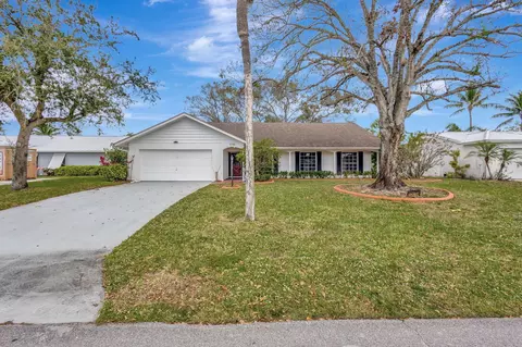 9786 Dogwood Ave, Palm Beach Gardens, FL 33410