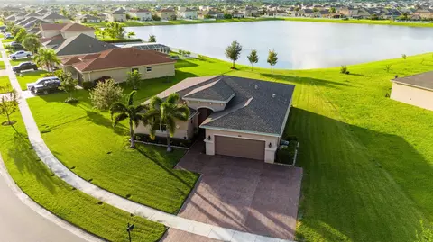 859 Bent Creek Dr, Fort Pierce, FL 34947