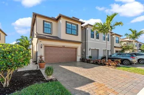 2828 Troubadour St, Palm Springs, FL 33406