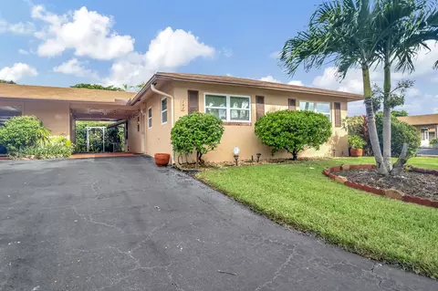 742 Whippoorwill Ln, Delray Beach, FL 33445