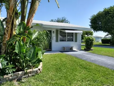 814 W Ocean Dr, Boynton Beach, FL 33426