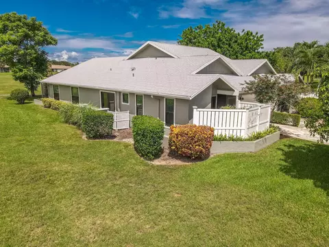 6787 SE Yorktown Dr, Hobe Sound, FL 33455