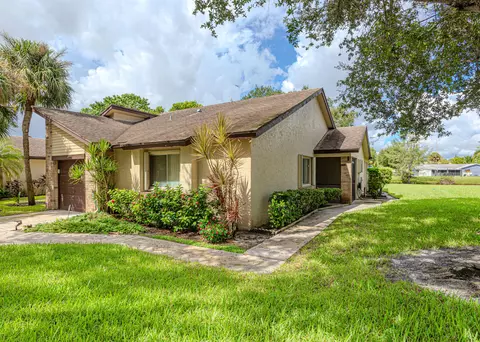 158 Ramblewood Cir, Royal Palm Beach, FL 33411