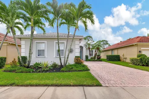6589 SE Broadmoor Ln, Stuart, FL 34997