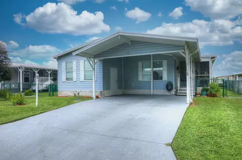 612 Puffin Dr, Barefoot Bay, FL 32976