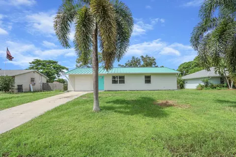 1542 SW Curry St, Port Saint Lucie, FL 34983