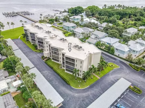 150 SE Four Winds #302, Stuart, FL 34996