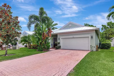 166 NW Pleasant Grove Way, Port Saint Lucie, FL 34986