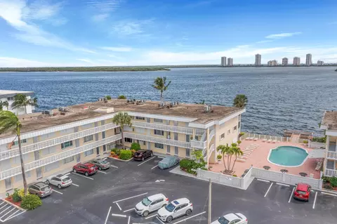 101 Doolen Ct #205, North Palm Beach, FL 33408