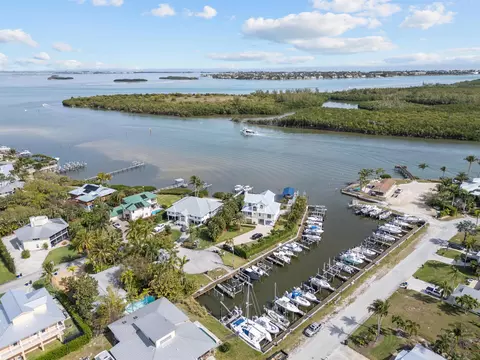 4227 SE Glades Ave, Stuart, FL 34997