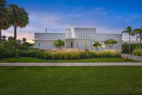 3755 NE 6th Dr, Boca Raton, FL 33431