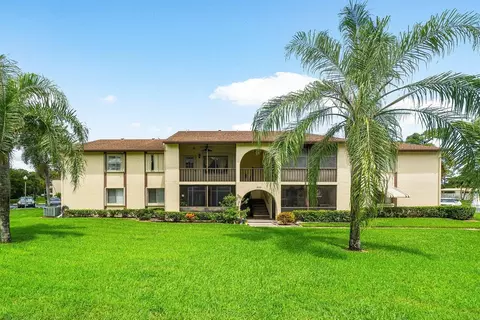 333 Knotty Pine Cir #C-2, Greenacres, FL 33463