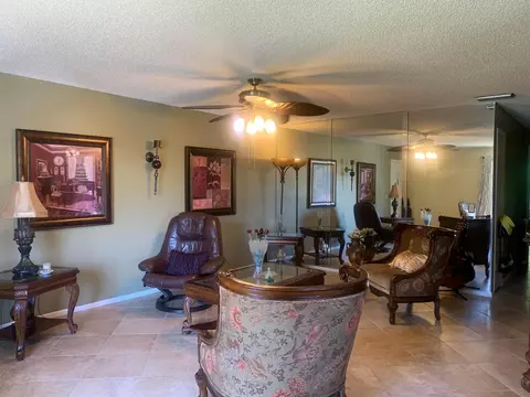 29 Lake Vista Trl #201, Port Saint Lucie, FL 34952