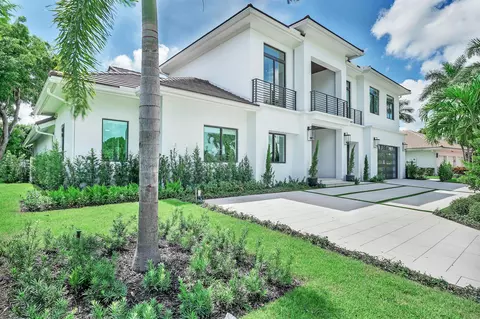 7412 Mandarin Dr, Boca Raton, FL 33433