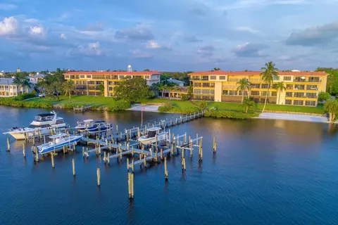 624 SW Saint Lucie #105, Stuart, FL 34994