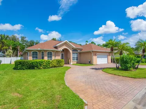 858 41st Ct, Vero Beach, FL 32960
