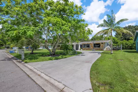110 Heron Pkwy, Royal Palm Beach, FL 33411