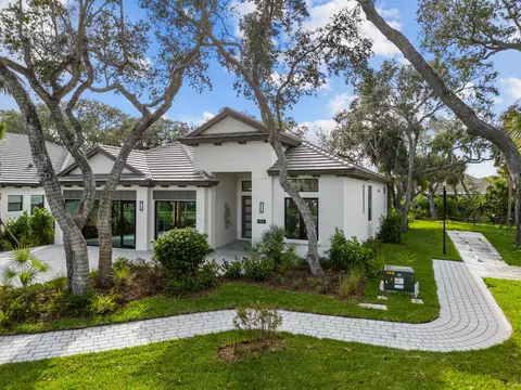 9133 Seaglass Ct, Vero Beach, FL 32963