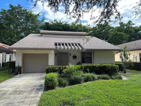 4724 Boxwood Cir, Boynton Beach, FL 33436
