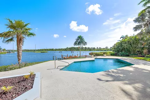 231 Commodore Dr, Jupiter, FL 33477