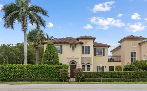 110 Via Floresta Dr, Boca Raton, FL 33487