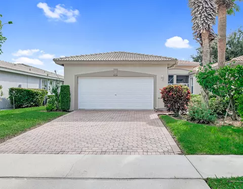 9664 Crescent View Dr N, Boynton Beach, FL 33437