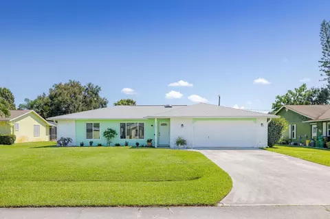 2432 SE Caligula Ave, Port Saint Lucie, FL 34952