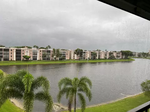 7351 Kinghurst Dr # 402, Delray Beach, FL 33446