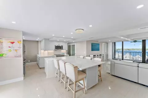 134 Lakeshore Dr #816, North Palm Beach, FL 33408