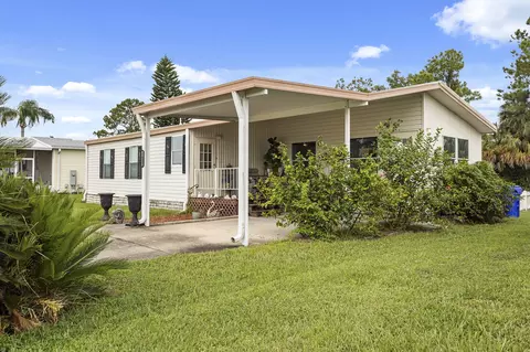 1657 Elkhart Cir, Tavares, FL 32778