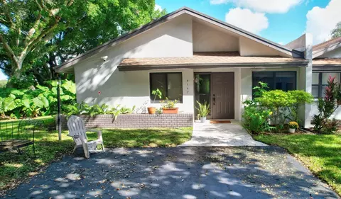 4147 Palm Forest Dr N, Delray Beach, FL 33445