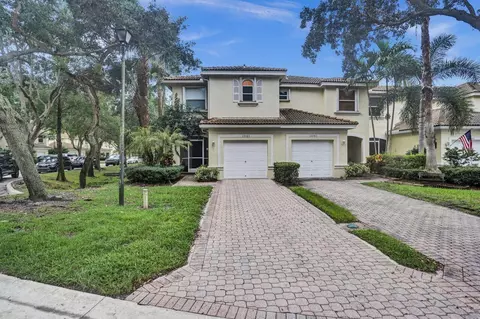 13385 Georgian Ct, Wellington, FL 33414