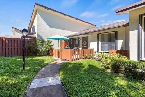 7944 SE Villa Cir, Hobe Sound, FL 33455