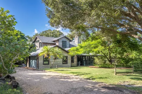 9056 SE Karin St, Hobe Sound, FL 33455
