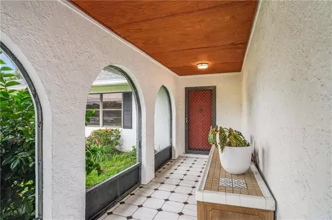 217 SE Verada Ave, Port Saint Lucie, FL 34983