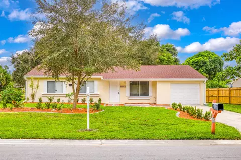 2079 SE New York St, Port Saint Lucie, FL 34952